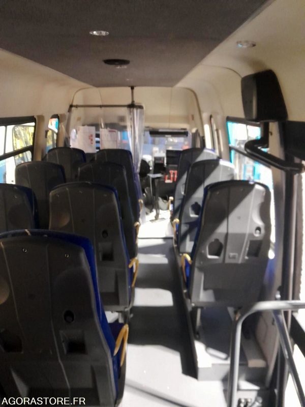 IVECO BUS DAILY N°062045 - Minibús, Furgoneta de pasajeros: foto 5 IVECO BUS DAILY N°062045 - Minibús, Furgoneta de pasajeros: foto 5