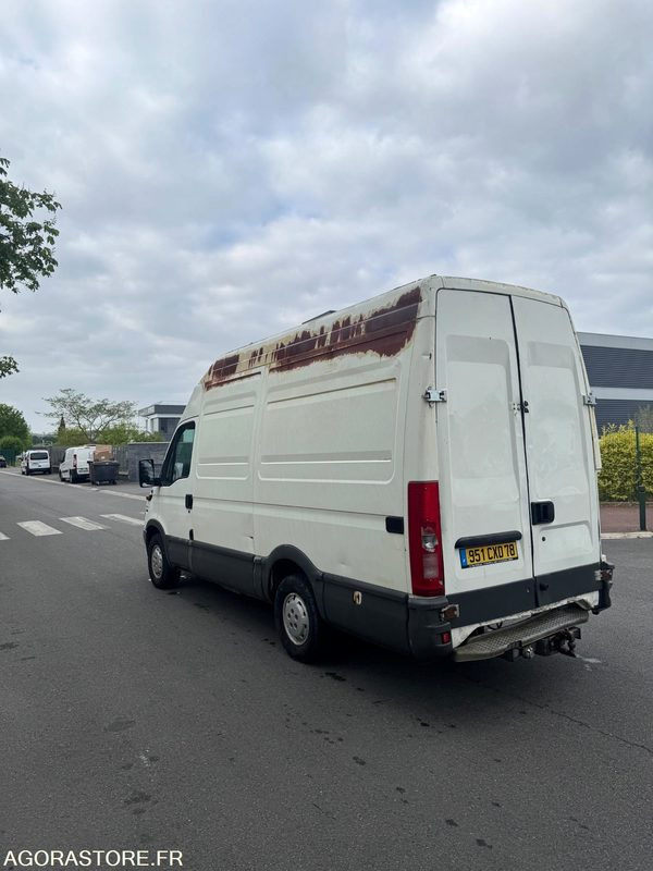 IVECO DAILY 35S12 - 67 000 KM - Furgón: foto 2 IVECO DAILY 35S12 - 67 000 KM - Furgón: foto 2