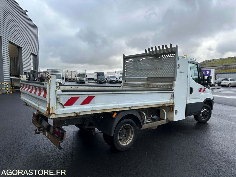 IVECO DAILY CHASSIS CABINE- 2019- 134920KM - Furgoneta basculante: foto 4 IVECO DAILY CHASSIS CABINE- 2019- 134920KM - Furgoneta basculante: foto 4