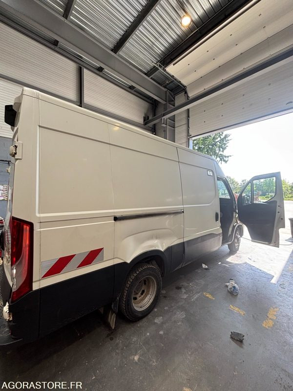 IVECO Daily 35C13 - 2015 / 277922 KM (GTM17063) - Furgón: foto 4 IVECO Daily 35C13 - 2015 / 277922 KM (GTM17063) - Furgón: foto 4