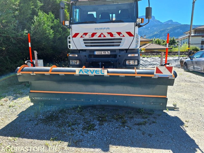 IVECO TRACKER - Máquina quitanieve: foto 1 IVECO TRACKER - Máquina quitanieve: foto 1