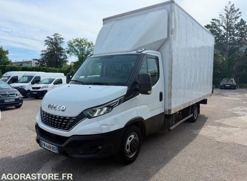 Iveco DAILY CCB - 2020 - 295 000km - Furgón: foto 1 Iveco DAILY CCB - 2020 - 295 000km - Furgón: foto 1