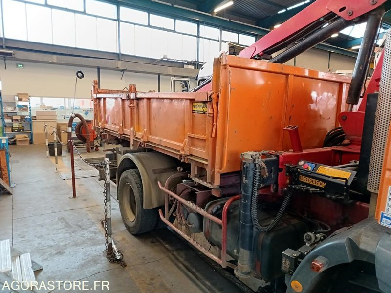 Iveco euro Cargo 120E18 BC313FS - Furgoneta basculante: foto 4 Iveco euro Cargo 120E18 BC313FS - Furgoneta basculante: foto 4