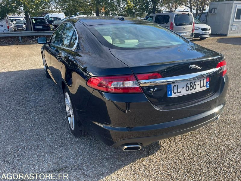 JAGUAR XF 3.0 D 240CH BOITE AUTO - 2011 - 123000KMS - Coche: foto 2 JAGUAR XF 3.0 D 240CH BOITE AUTO - 2011 - 123000KMS - Coche: foto 2