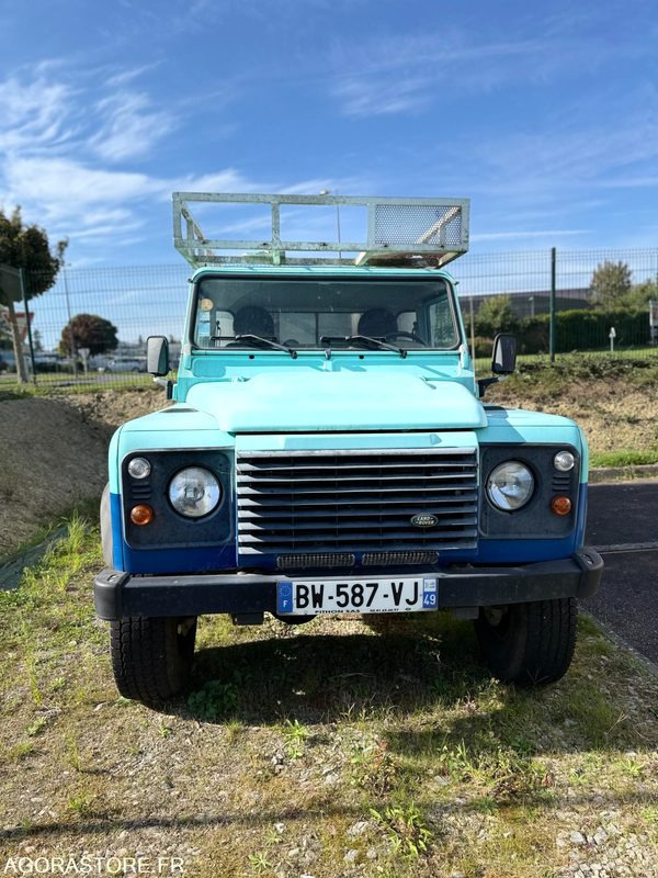 Land Rover Defender BW-587-VJ Mini Combiné Export Exclusivement - Pick-up: foto 4 Land Rover Defender BW-587-VJ Mini Combiné Export Exclusivement - Pick-up: foto 4