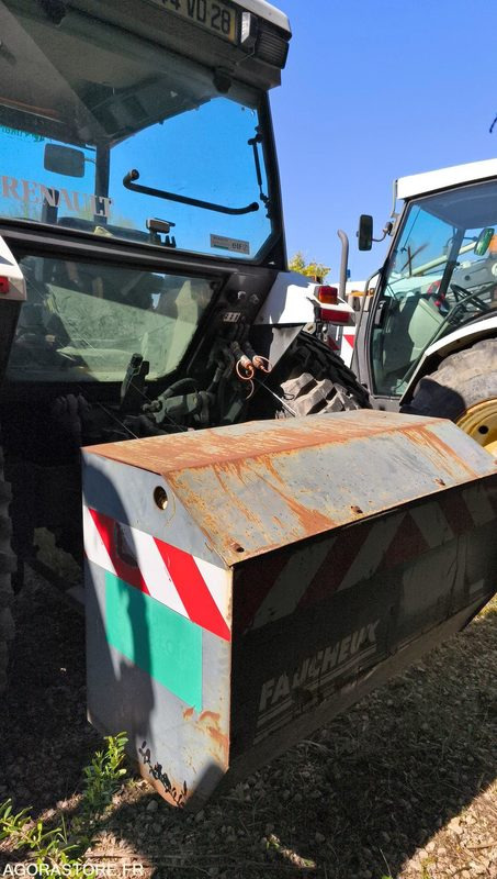 Lot Renault - Tracteur ergos 110-CF 056 - 2001 - 11404 et CHARGEUR FAUCHEUX TRF0 - Tractor: foto 4 Lot Renault - Tracteur ergos 110-CF 056 - 2001 - 11404 et CHARGEUR FAUCHEUX TRF0 - Tractor: foto 4