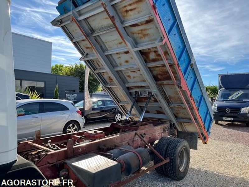 MERCEDES 809 D BENNE 7T5 - 1990 - 186 490km NOMBREUX TRAVAUX EFFECTUES/FACTURES - Furgoneta basculante: foto 5 MERCEDES 809 D BENNE 7T5 - 1990 - 186 490km NOMBREUX TRAVAUX EFFECTUES/FACTURES - Furgoneta basculante: foto 5