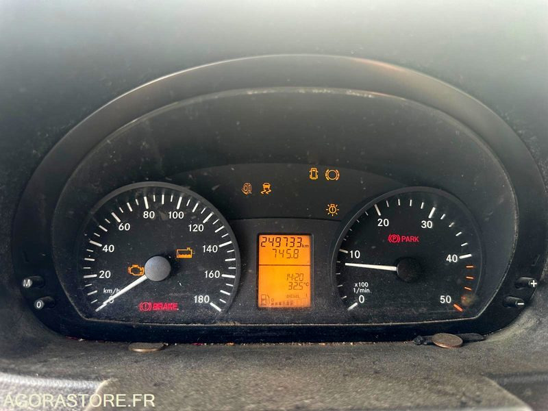 Furgón MERCEDES - SPRINTER 314 - 2016 / 249000 KM: foto 11