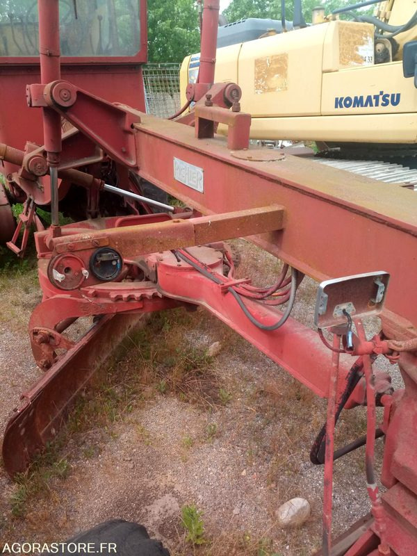 Grader NIVELEUSE N520B: foto 9