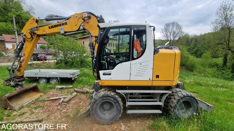 PELLE A PNEUS A912 COMPACT 2 godets - LIEBHERR - 2019 - 2820h - Excavadora: foto 1 PELLE A PNEUS A912 COMPACT 2 godets - LIEBHERR - 2019 - 2820h - Excavadora: foto 1