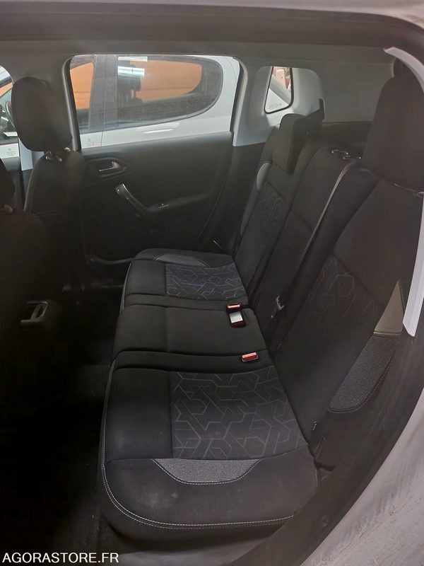 PEUGEOT 2008 1.6 BHDI 191000kms 2016 - SUV/ Todoterreno: foto 5 PEUGEOT 2008 1.6 BHDI 191000kms 2016 - SUV/ Todoterreno: foto 5