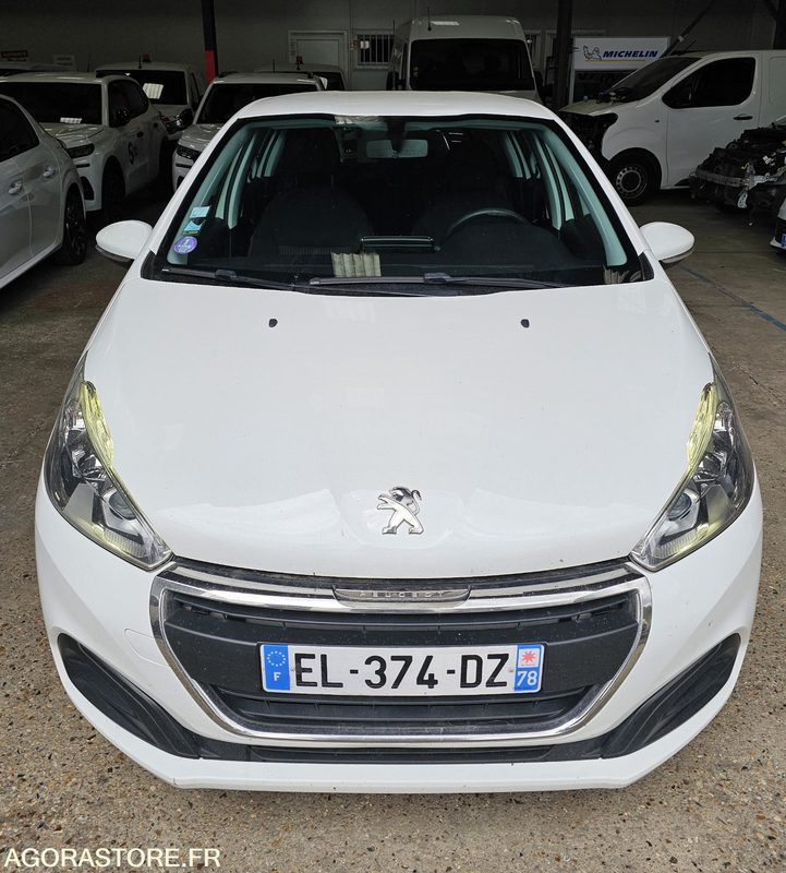 PEUGEOT 208 - 2017 - 139 413 Kms - ESSENCE - Coche: foto 2 PEUGEOT 208 - 2017 - 139 413 Kms - ESSENCE - Coche: foto 2