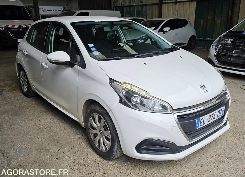 PEUGEOT 208 - 2017 - 139 413 Kms - ESSENCE - Coche: foto 1 PEUGEOT 208 - 2017 - 139 413 Kms - ESSENCE - Coche: foto 1