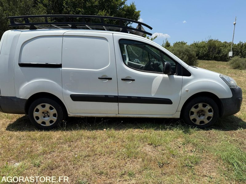 PEUGEOT PARTNER 121 L2 1.6 HDI 90 BVM5 - 2015 / 248865 KM - Furgoneta pequeña: foto 3 PEUGEOT PARTNER 121 L2 1.6 HDI 90 BVM5 - 2015 / 248865 KM - Furgoneta pequeña: foto 3
