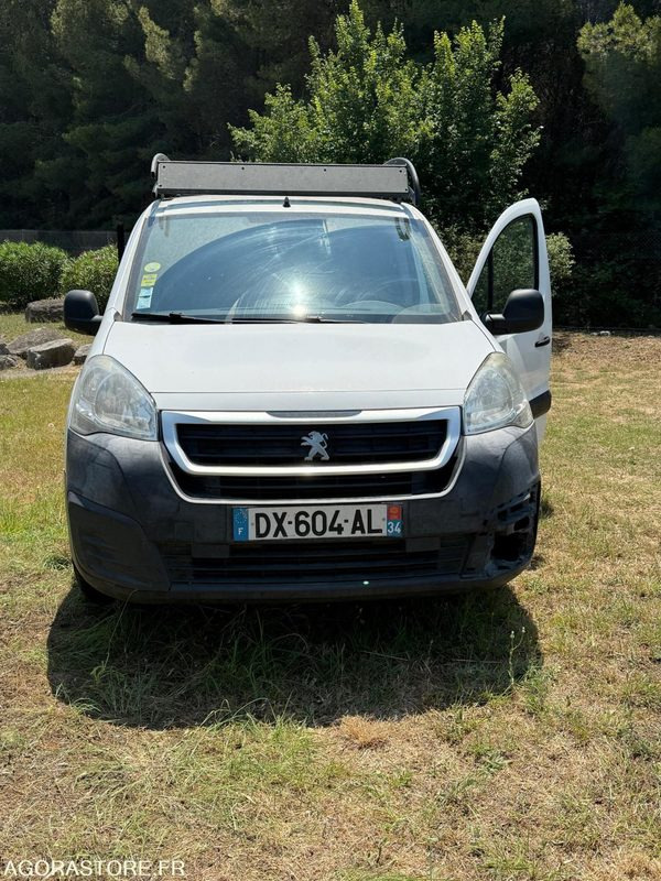 PEUGEOT PARTNER 121 L2 1.6 HDI 90 BVM5 - 2015 / 248865 KM - Furgoneta pequeña: foto 1 PEUGEOT PARTNER 121 L2 1.6 HDI 90 BVM5 - 2015 / 248865 KM - Furgoneta pequeña: foto 1