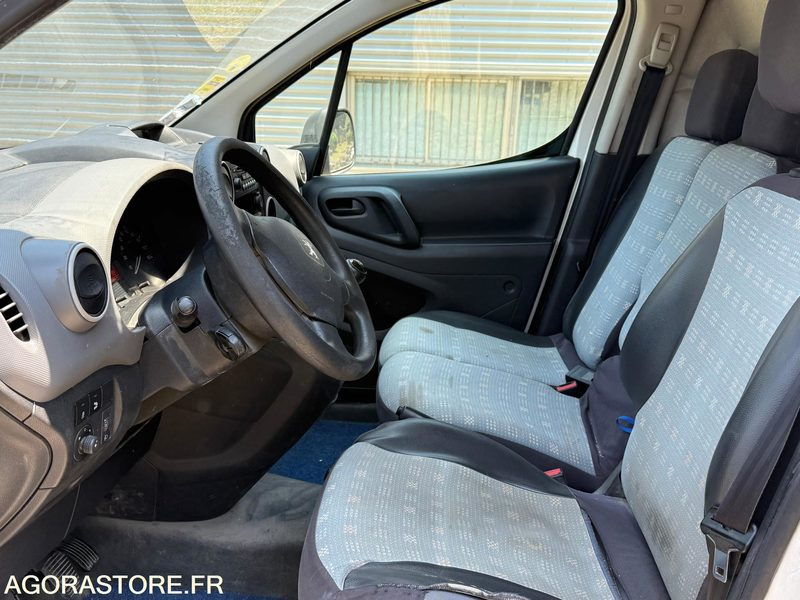 PEUGEOT PARTNER 121 L2 1.6 HDI 90 BVM5 - 2015 / 248865 KM - Furgoneta pequeña: foto 5 PEUGEOT PARTNER 121 L2 1.6 HDI 90 BVM5 - 2015 / 248865 KM - Furgoneta pequeña: foto 5