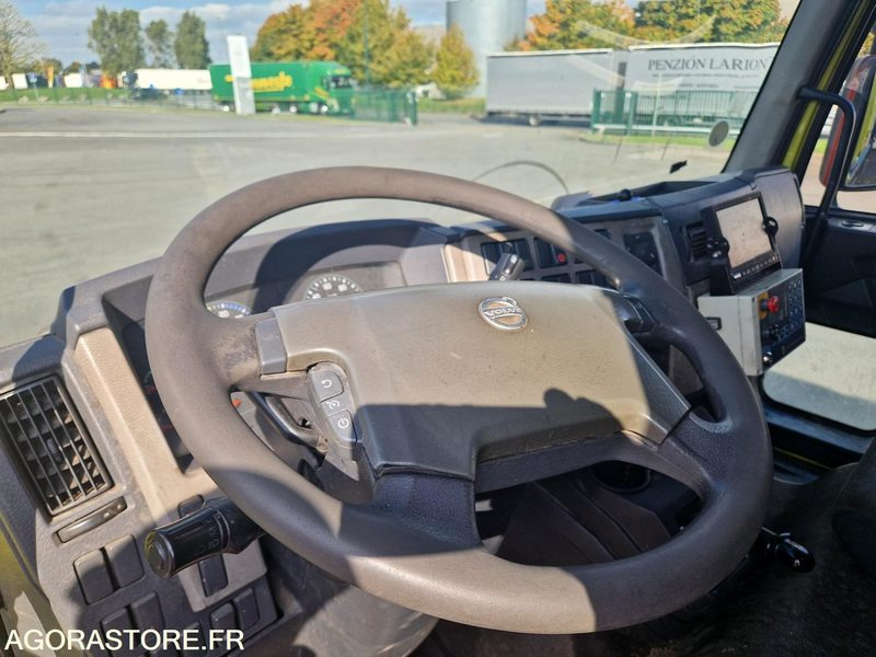 PORTEUR BOM 16T VOLVO GEESINK (C4007) 2014 (215740 KMS) - Camión de basura: foto 5 PORTEUR BOM 16T VOLVO GEESINK (C4007) 2014 (215740 KMS) - Camión de basura: foto 5