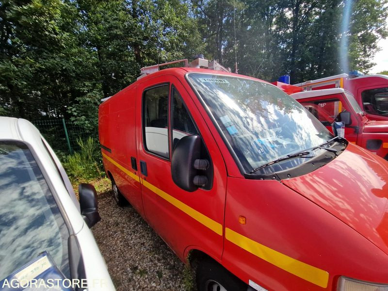 Furgón Peugeot Boxer- 2000 - 43336 - 3275XC27: foto 12 Furgón Peugeot Boxer- 2000 - 43336 - 3275XC27: foto 12