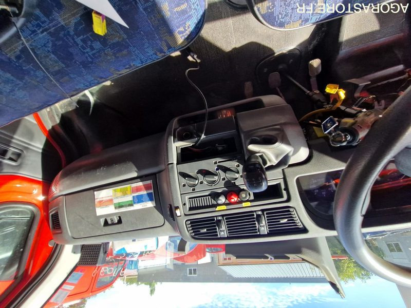 Furgón Peugeot Boxer- 2000 - 43336 - 3275XC27: foto 9 Furgón Peugeot Boxer- 2000 - 43336 - 3275XC27: foto 9