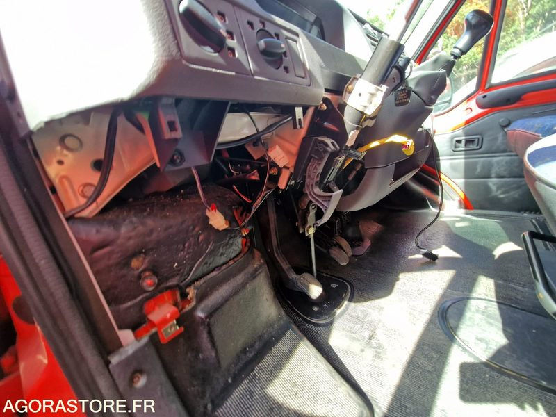 Furgón Peugeot Boxer- 2000 - 43336 - 3275XC27: foto 7 Furgón Peugeot Boxer- 2000 - 43336 - 3275XC27: foto 7