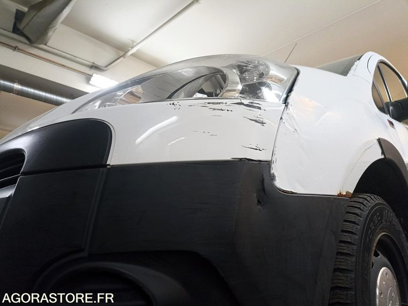 Peugeot Partner (pour pièces) - Furgoneta pequeña: foto 1 Peugeot Partner (pour pièces) - Furgoneta pequeña: foto 1