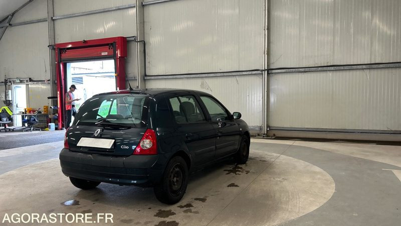 RENAULT-CLIO- 1.4-16V-EXTRÊME-ESSENCE-154073KMS - Coche: foto 2 RENAULT-CLIO- 1.4-16V-EXTRÊME-ESSENCE-154073KMS - Coche: foto 2
