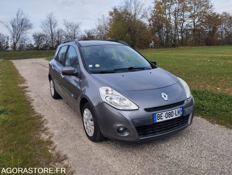 RENAULT CLIO 1.5 DCI - 136000 KILOMETRES - DIESEL - ANNÉE 2010 - Coche familiar: foto 2 RENAULT CLIO 1.5 DCI - 136000 KILOMETRES - DIESEL - ANNÉE 2010 - Coche familiar: foto 2