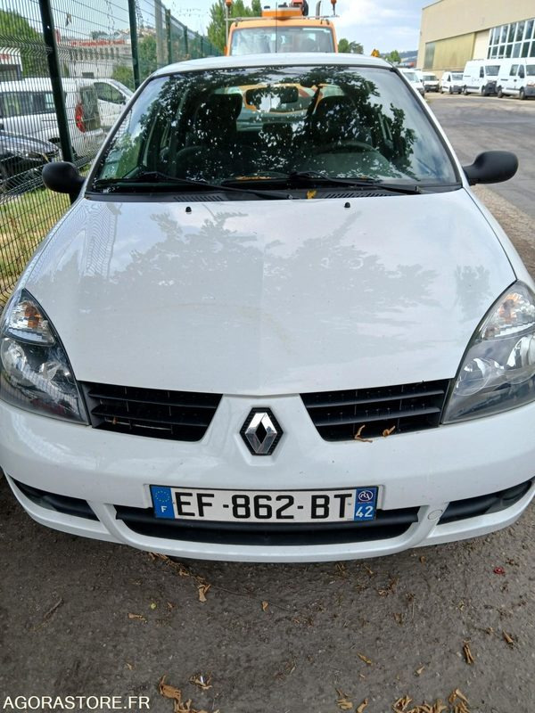 RENAULT CLIO - 2008 - 111037 KMS - Coche: foto 1 RENAULT CLIO - 2008 - 111037 KMS - Coche: foto 1