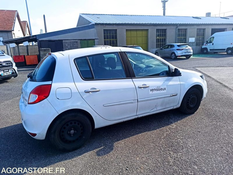 RENAULT CLIO 3 5 PORTES 5 PLACES 1.5 DCI 88CH 2011 58682KM - Coche: foto 5 RENAULT CLIO 3 5 PORTES 5 PLACES 1.5 DCI 88CH 2011 58682KM - Coche: foto 5