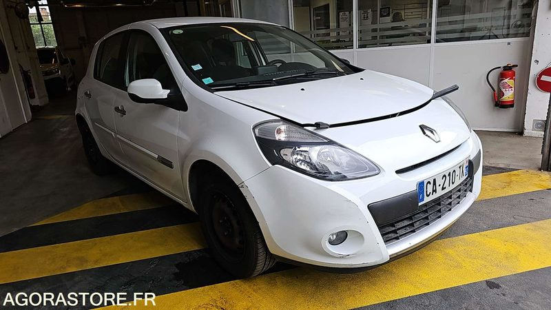 RENAULT CLIO - CA210TK - Coche: foto 2 RENAULT CLIO - CA210TK - Coche: foto 2