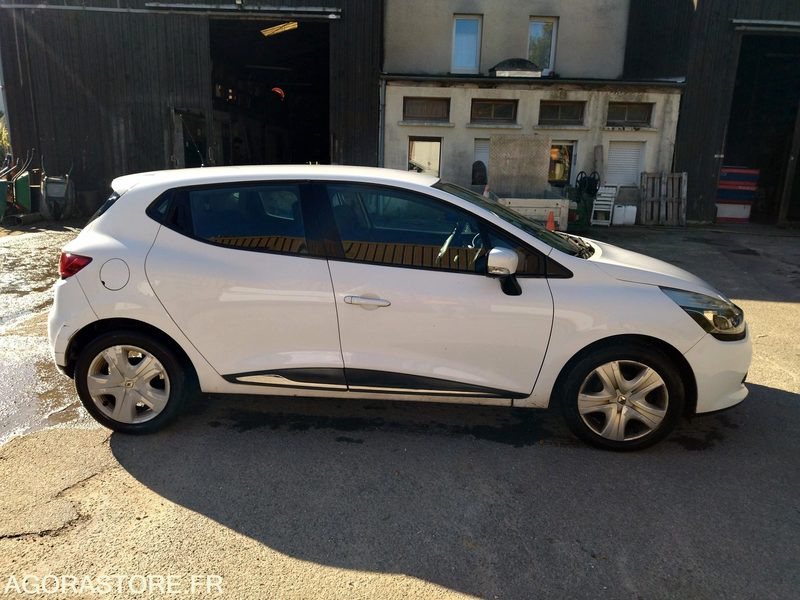 RENAULT CLIO DE 2013 AVEC 258818 KM - Coche: foto 2 RENAULT CLIO DE 2013 AVEC 258818 KM - Coche: foto 2