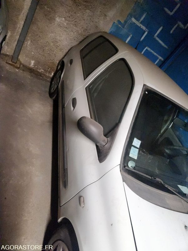 RENAULT CLIO - Coche: foto 2 RENAULT CLIO - Coche: foto 2