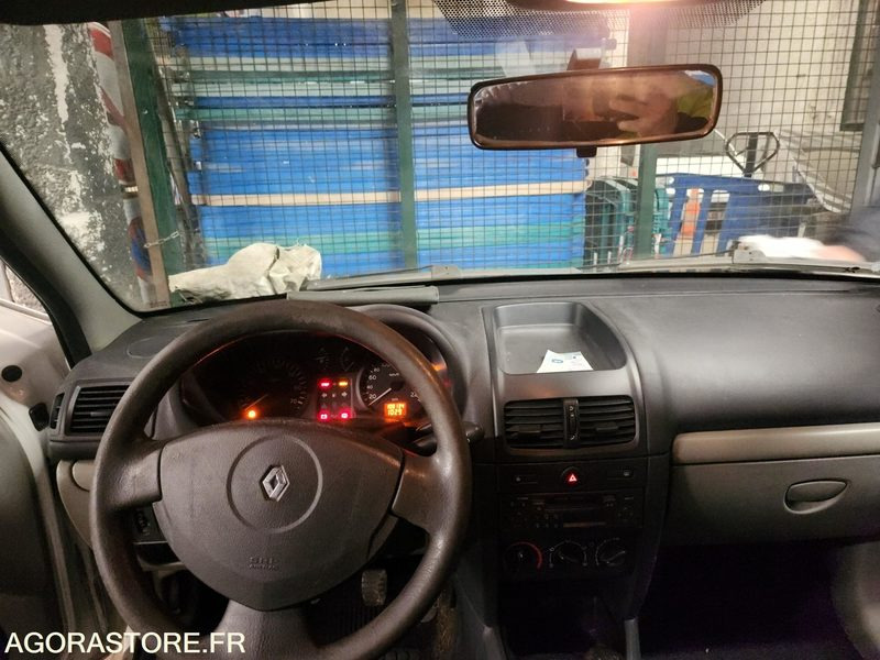 RENAULT CLIO - Coche: foto 1 RENAULT CLIO - Coche: foto 1