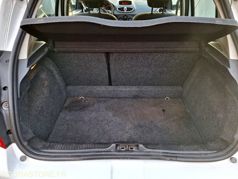 Coche RENAULT CLIO3 Phase2 _ 3 places _ Diesel 1.5DCI: foto 7 Coche RENAULT CLIO3 Phase2 _ 3 places _ Diesel 1.5DCI: foto 7