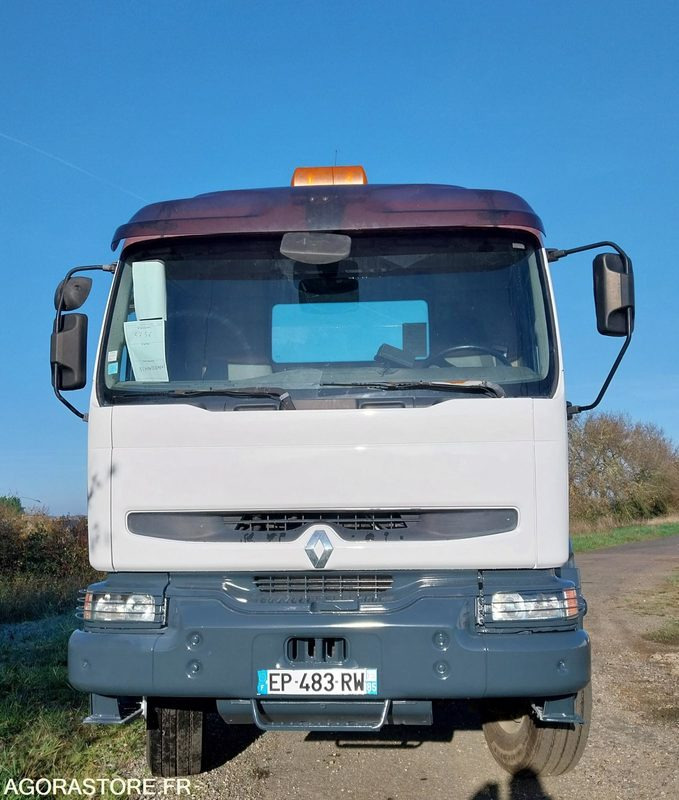 RENAULT KERAX 370-26 / 2004 / 715710 Km avec peinture neuve - Camión chasis: foto 5 RENAULT KERAX 370-26 / 2004 / 715710 Km avec peinture neuve - Camión chasis: foto 5