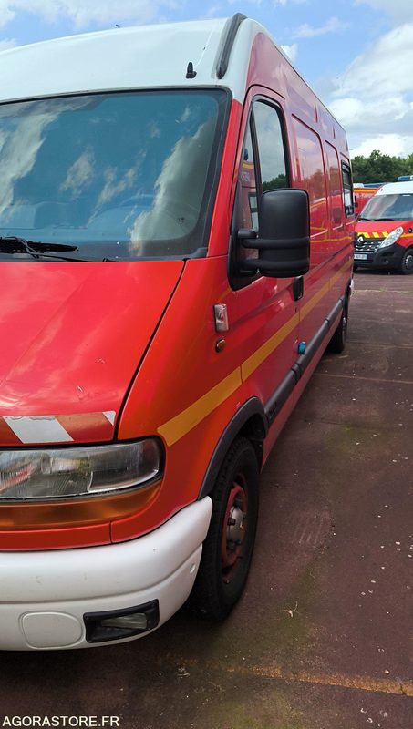 RENAULT MASTER II PHASE 1 2,5D - 1998 - 111751kms - Furgón: foto 1 RENAULT MASTER II PHASE 1 2,5D - 1998 - 111751kms - Furgón: foto 1