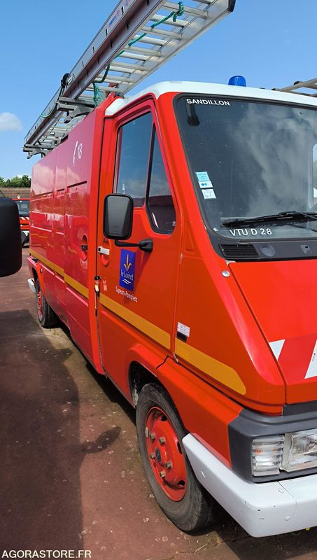 RENAULT MASTER T35 D 102714kms - 1996 - Furgón: foto 4 RENAULT MASTER T35 D 102714kms - 1996 - Furgón: foto 4