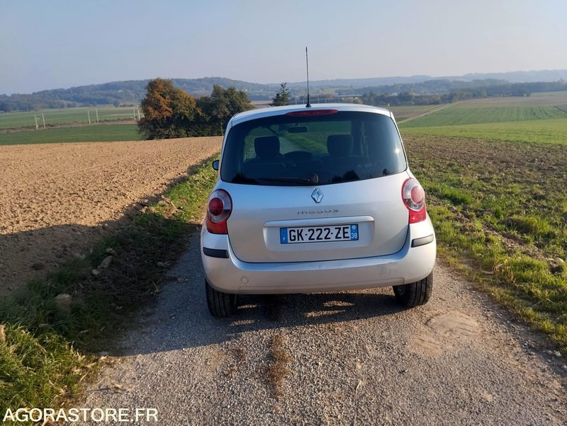 RENAULT MODUS - 102000 KILOMETRES - ESSENCE - Coche: foto 5 RENAULT MODUS - 102000 KILOMETRES - ESSENCE - Coche: foto 5