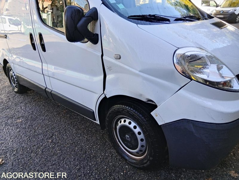 RENAULT TRAFIC - 2012 - 89191kms - Furgón: foto 4 RENAULT TRAFIC - 2012 - 89191kms - Furgón: foto 4