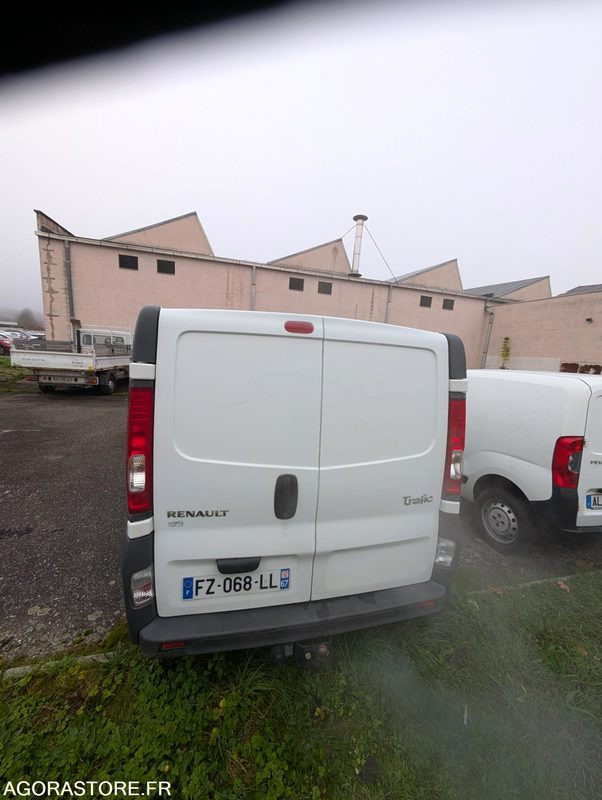 RENAULT TRAFIC 90CV 2.0 DCI - 209 014 KM - Furgón: foto 4 RENAULT TRAFIC 90CV 2.0 DCI - 209 014 KM - Furgón: foto 4