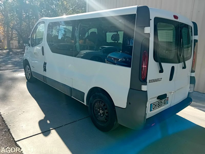 RENAULT TRAFIC VP DCI 100 TPMR - 134000km - 2006 - Furgón: foto 4 RENAULT TRAFIC VP DCI 100 TPMR - 134000km - 2006 - Furgón: foto 4