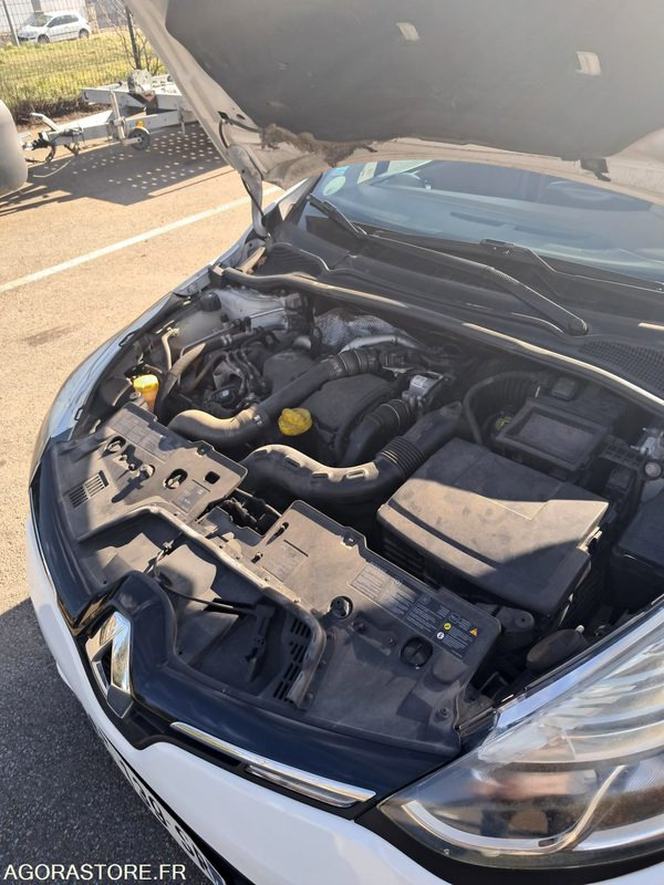 Renault CLIO 4 CY-139-SR - 2013 - 142180KM - Coche: foto 4 Renault CLIO 4 CY-139-SR - 2013 - 142180KM - Coche: foto 4