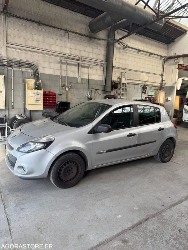 Renault Clio 3 139178 kms 2012 - Coche: foto 2 Renault Clio 3 139178 kms 2012 - Coche: foto 2