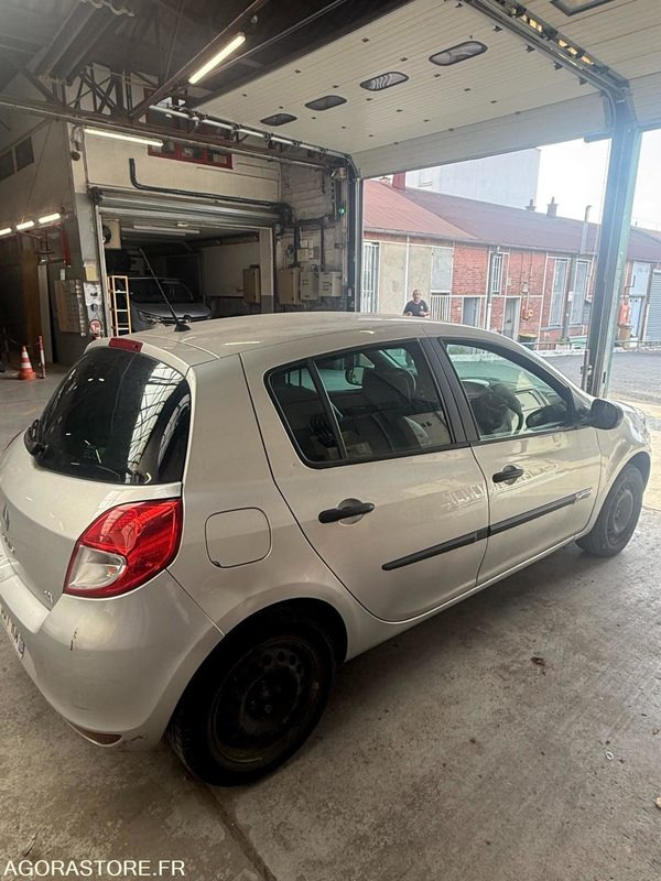 Renault Clio 3 139178 kms 2012 - Coche: foto 4 Renault Clio 3 139178 kms 2012 - Coche: foto 4