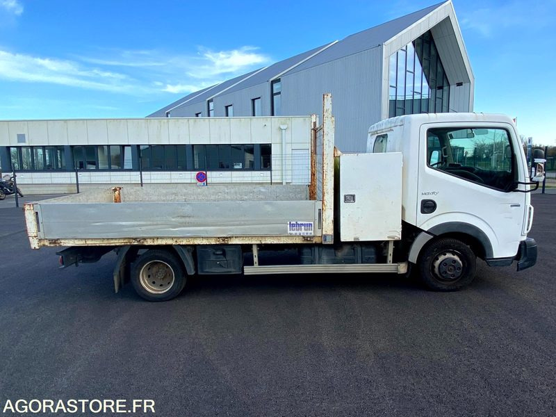 Renault MAXITY DXI 140 Plateau 2015 / 179394 Km - Furgoneta basculante: foto 5 Renault MAXITY DXI 140 Plateau 2015 / 179394 Km - Furgoneta basculante: foto 5