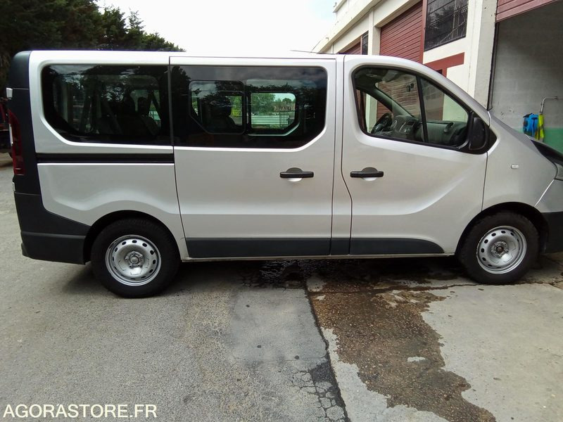 Renault trafic 1.6dci 95 CV 9 places 309336 kms - Minibús, Furgoneta de pasajeros: foto 3 Renault trafic 1.6dci 95 CV 9 places 309336 kms - Minibús, Furgoneta de pasajeros: foto 3