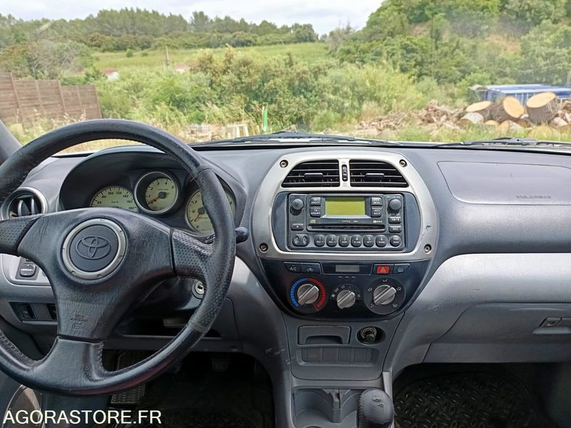 TOYOTA RAV4 - 2002 - 212500KMS - SUV/ Todoterreno: foto 5 TOYOTA RAV4 - 2002 - 212500KMS - SUV/ Todoterreno: foto 5