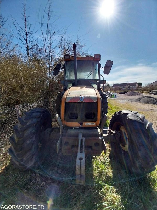 TRACTEUR ENAULT ERGOS100 + CHARGEUR FAUCHEUX - Tractor: foto 1 TRACTEUR ENAULT ERGOS100 + CHARGEUR FAUCHEUX - Tractor: foto 1
