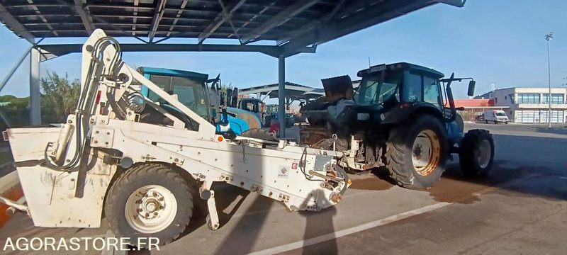 TRACTEUR VALTRA N101H CH-668EQ + CRIBLEUSE CANICAS T230H T141 6334H AM 2007 - Tractor: foto 2 TRACTEUR VALTRA N101H CH-668EQ + CRIBLEUSE CANICAS T230H T141 6334H AM 2007 - Tractor: foto 2