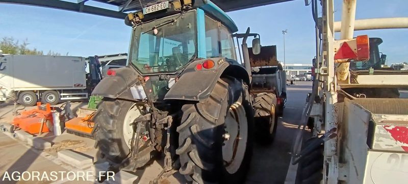 TRACTEUR VALTRA N101H CH-682-EQ 8575H AM 2007 - Tractor: foto 3 TRACTEUR VALTRA N101H CH-682-EQ 8575H AM 2007 - Tractor: foto 3